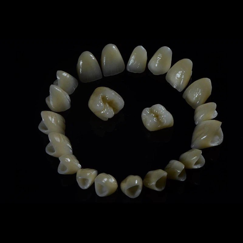 Coróin Zirconia Srathach
